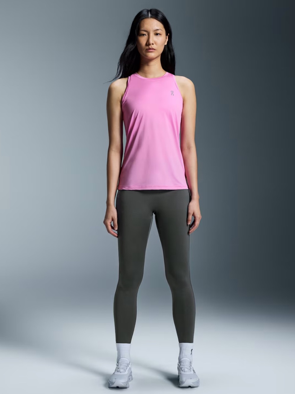 On Women's Core Pink Running Tank New! - Picture 2 of 13